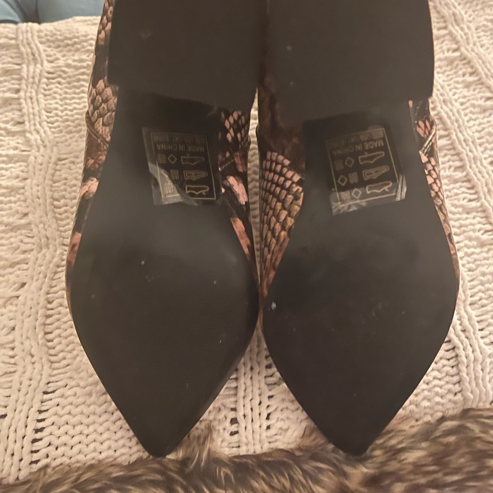 Quips Faux Snakeskin Boots - Picture 5 of 6